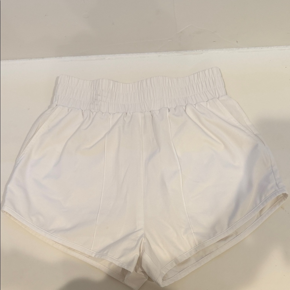 Wellbeing + beingwell White Women's Shorts small